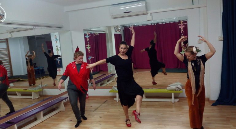 Free Performance: Flamenco Class in Terraza al Viento
