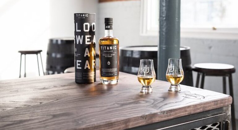 Da Dublino: Giant's Causeway e tour della distilleria del whisky Titanic