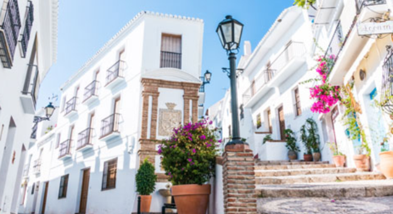 Tour a piedi di Nerja e Frigiliana Degustazione di vino e vermouth