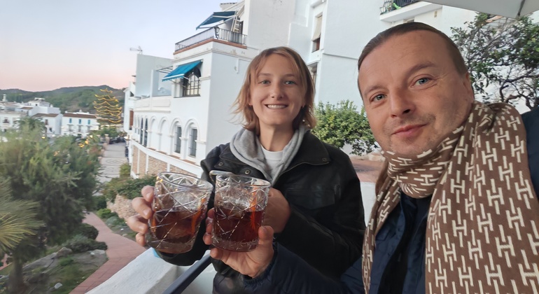 Tour a piedi di Nerja e Frigiliana Degustazione di vino e vermouth