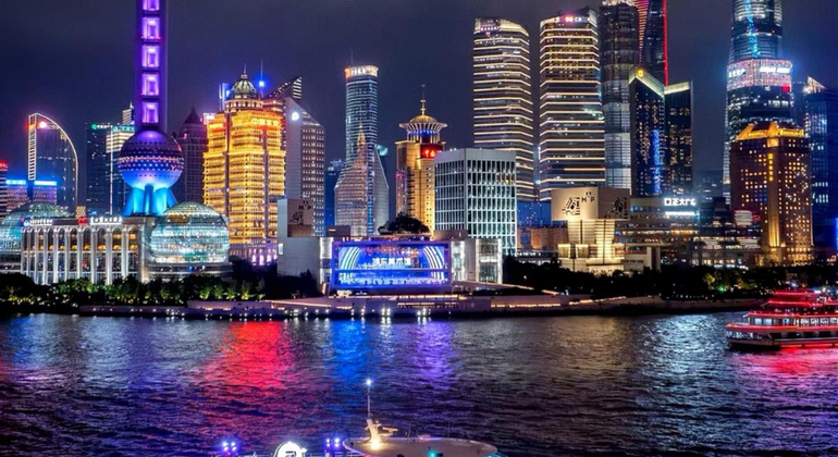 Huangpu Night Cruise: Gemütliche Stimmung & modernes Shanghai-Glühen