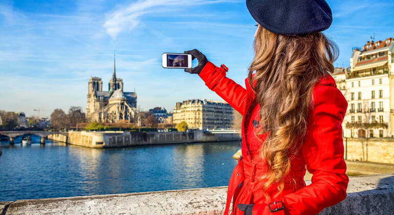 Audio Guide App: Paris Notre-Dame Cathedral