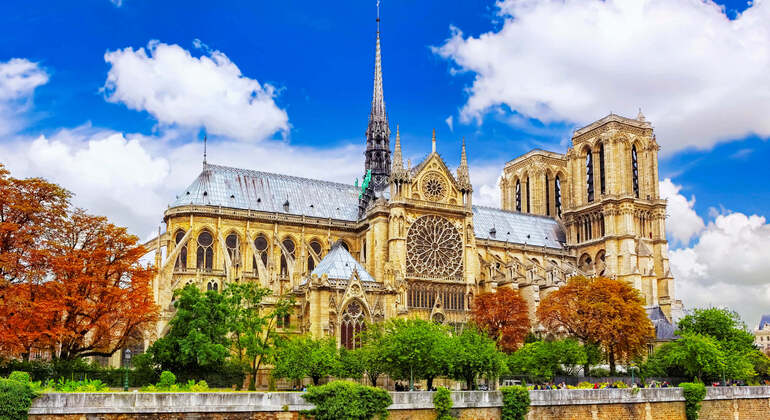 Audio Guide App: Paris Notre-Dame Cathedral