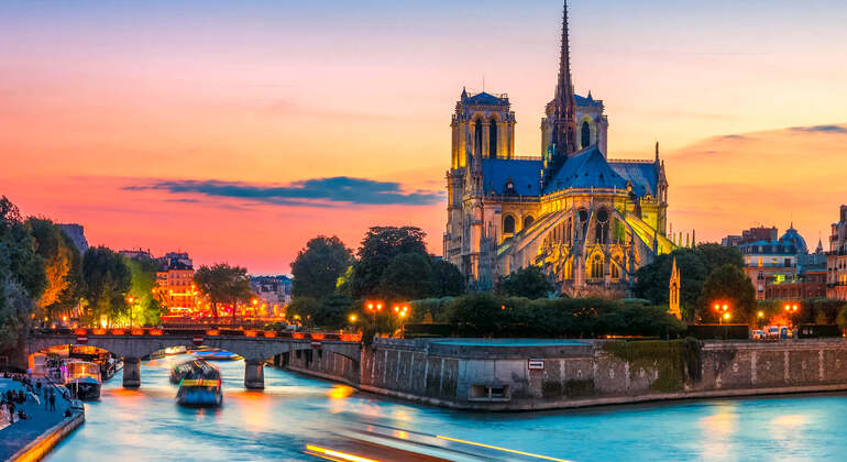 Audio Guide App: Paris Notre-Dame Cathedral