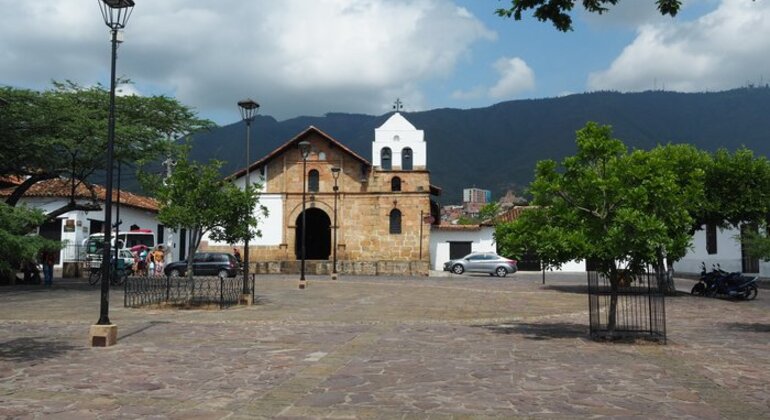 Discover Colonial Giron Colonial and its Traditional Food