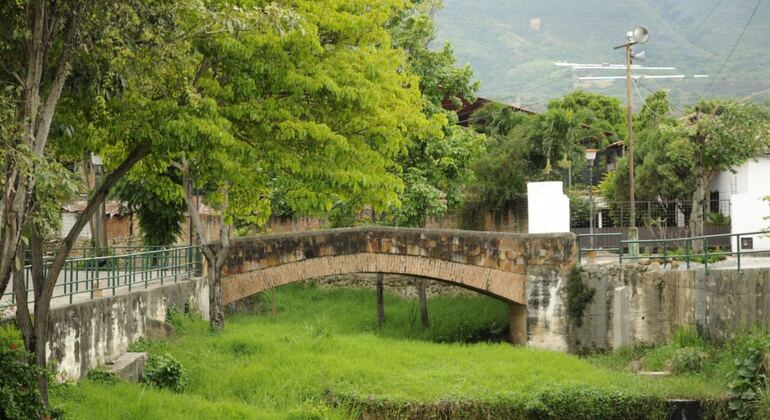 Discover Colonial Giron Colonial and its Traditional Food