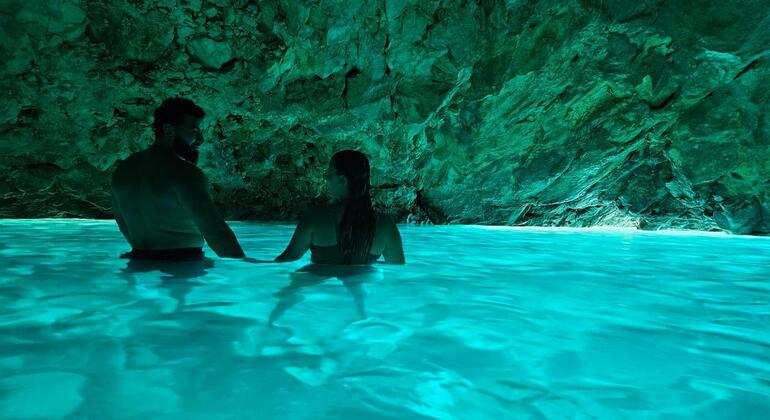 Abenteuer Blaue Edelsteinhöhle und Grama Bay