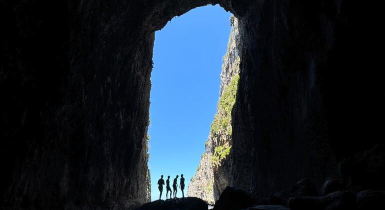 Von Vlore aus: Haxhi-Ali-Höhle und Karaburun-Abenteuer