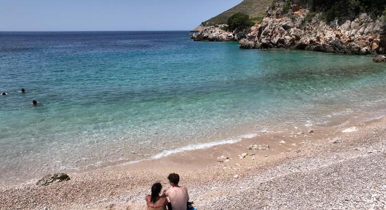 Von Vlore aus: Haxhi-Ali-Höhle und Karaburun-Abenteuer
