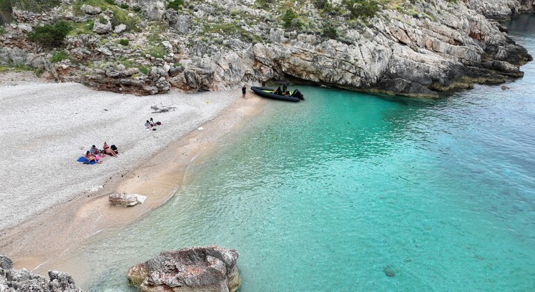 Geführte Besichtigung der Dafina-Bucht und der Haxhi-Ali-Höhle in Vlore