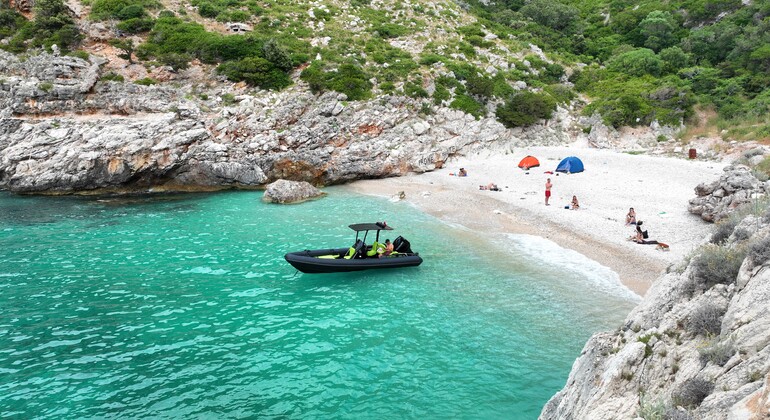 Geführte Besichtigung der Dafina-Bucht und der Haxhi-Ali-Höhle in Vlore