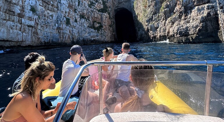 Geführte Besichtigung der Dafina-Bucht und der Haxhi-Ali-Höhle in Vlore