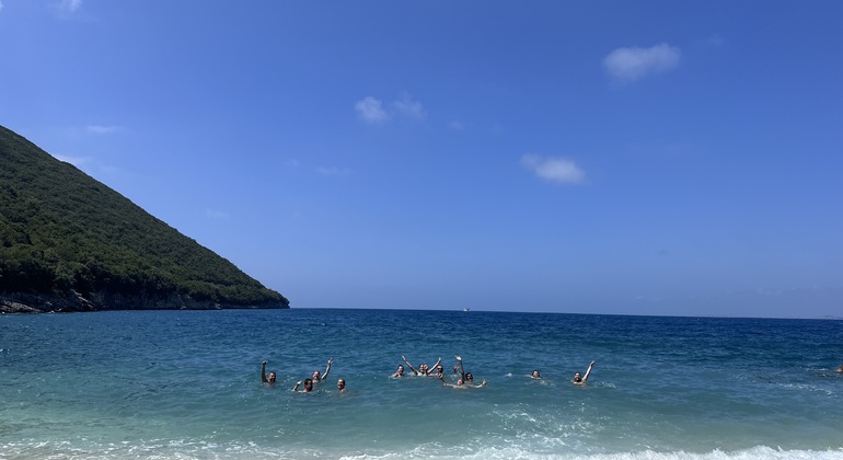 Geführte Besichtigung der Dafina-Bucht und der Haxhi-Ali-Höhle in Vlore