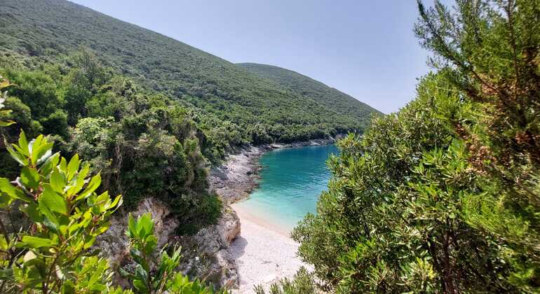 Geführte Besichtigung der Dafina-Bucht und der Haxhi-Ali-Höhle in Vlore