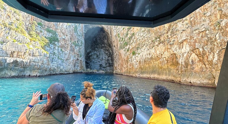 Erkunden Sie die Haxhi Ali Höhle und die Karburun Halbinsel mit dem Schnellboot