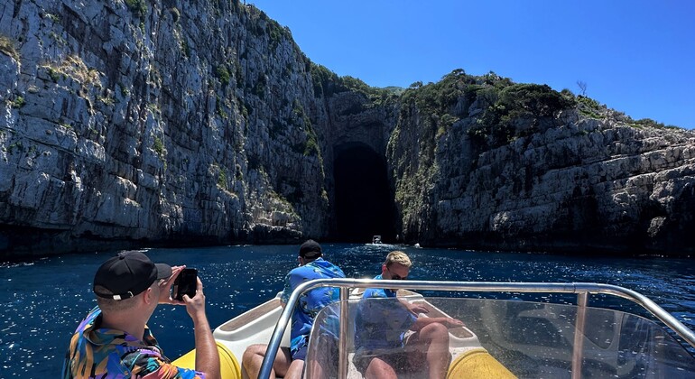 Erkunden Sie die Haxhi Ali Höhle und die Karburun Halbinsel mit dem Schnellboot