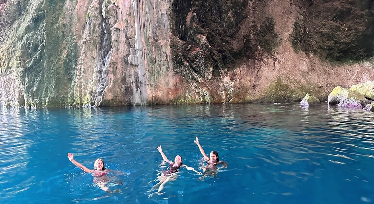 Erkunden Sie die Haxhi Ali Höhle und die Karburun Halbinsel mit dem Schnellboot
