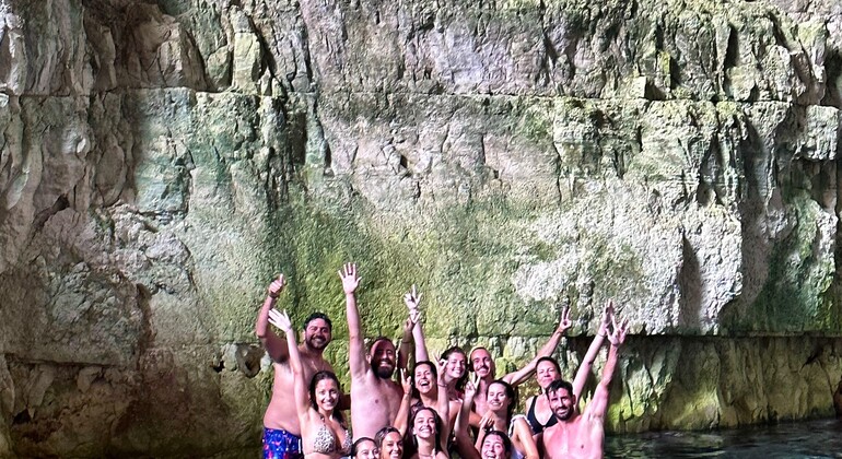 Erkunden Sie die Haxhi Ali Höhle und die Karburun Halbinsel mit dem Schnellboot