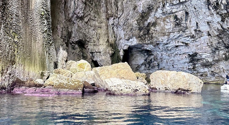 Erkunden Sie die Haxhi Ali Höhle und die Karburun Halbinsel mit dem Schnellboot