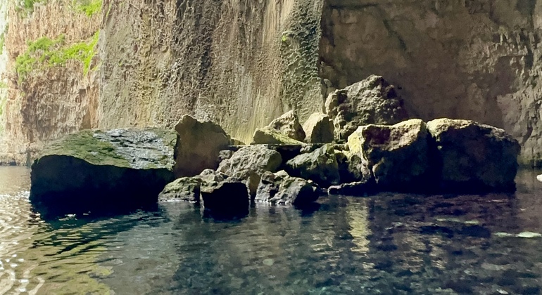 Erkunden Sie die Haxhi Ali Höhle und die Karburun Halbinsel mit dem Schnellboot