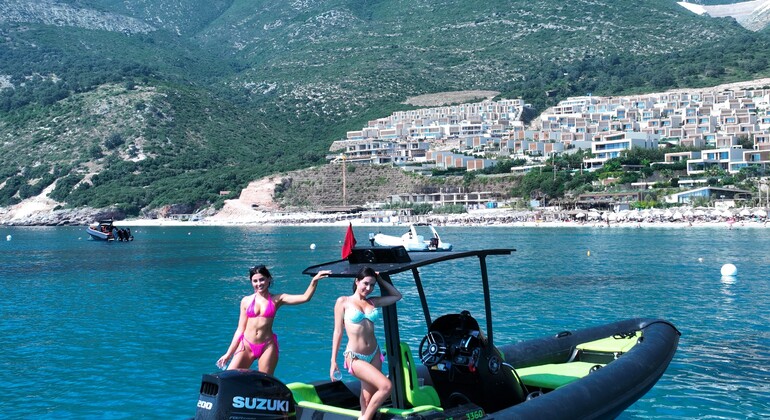 Abenteuer zur Grama Bay und Blue Gem Cave Speedboat Tour