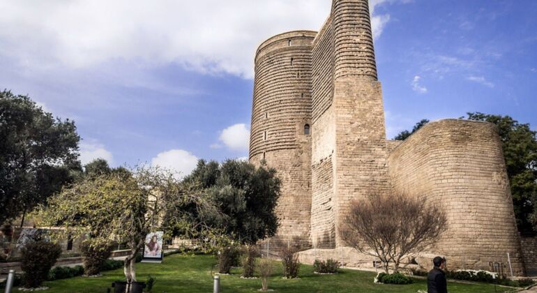 Besichtigung der alten und modernen Wunder von Baku
