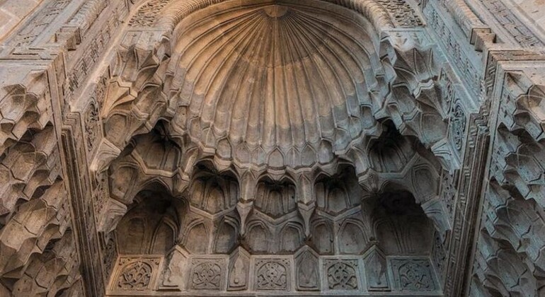 Besichtigung der alten und modernen Wunder von Baku