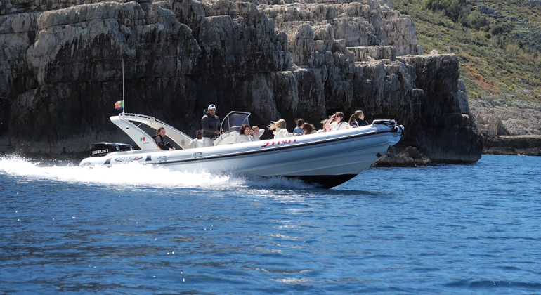 Vlore: Schnellbootfahrt zur Haxhi-Ali-Höhle mit Schnorcheln