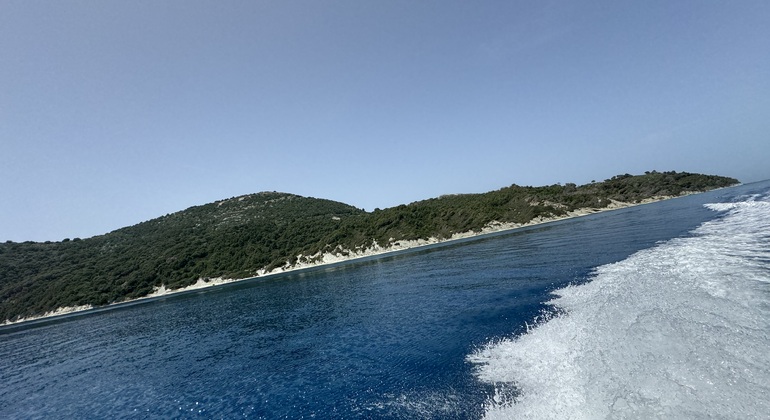 Vlore: Schnellbootfahrt zur Haxhi-Ali-Höhle mit Schnorcheln