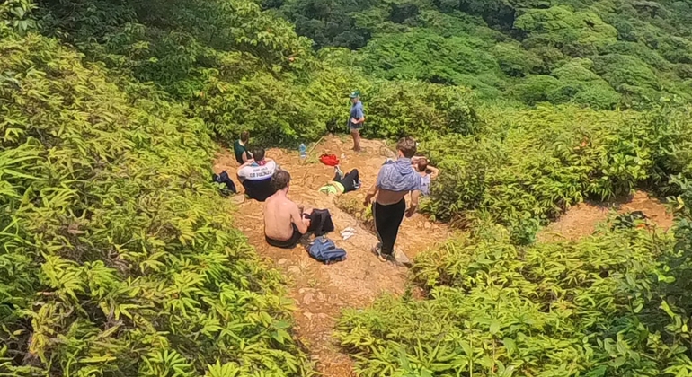 Avventura a piedi sul vulcano Ometepe Maderas