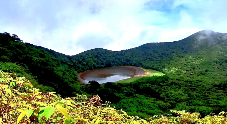 Avventura a piedi sul vulcano Ometepe Maderas