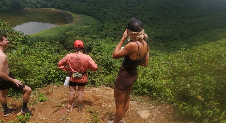 Avventura a piedi sul vulcano Ometepe Maderas