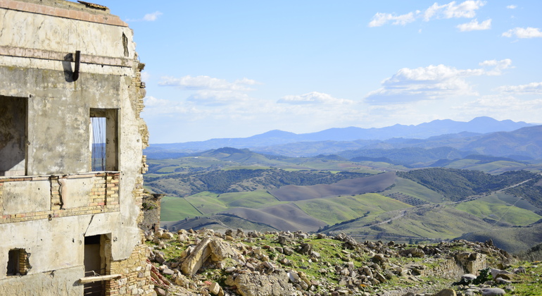 Excursión Privada a la Ciudad Fantasma de Craco desde Matera