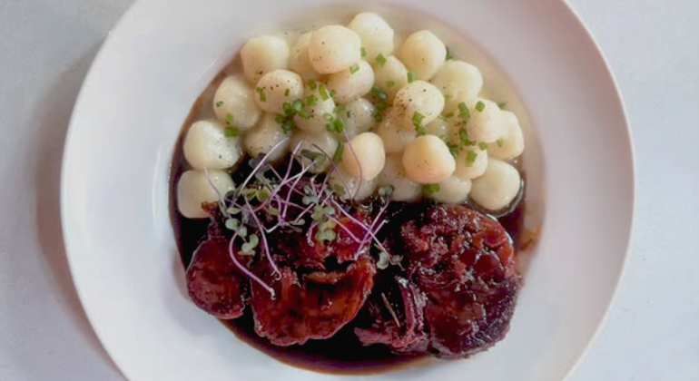 Caracas in Bites: History, Culture and Flavor