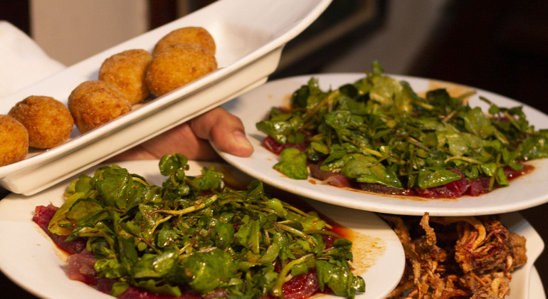 Caracas in Bites: History, Culture and Flavor