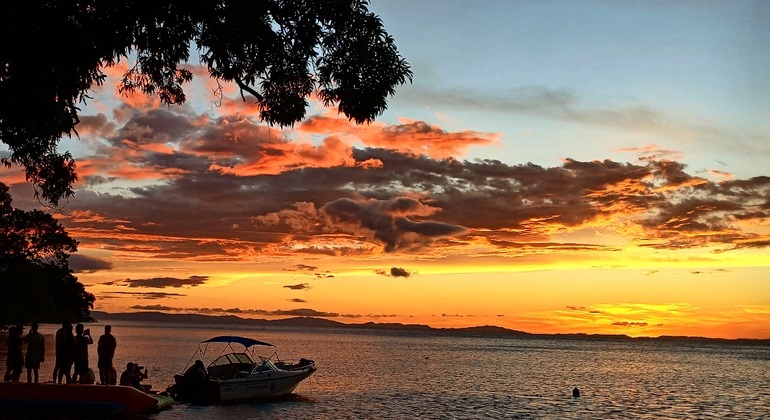 Escursione alle cascate sull'isola di Ometepe: Tour di un giorno in kayak e al tramonto