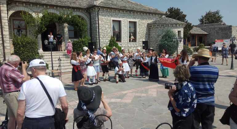 Visita a pie de Saranda