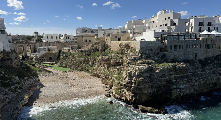 Giro in barca a Polignano e tour dei trulli di Alberobello