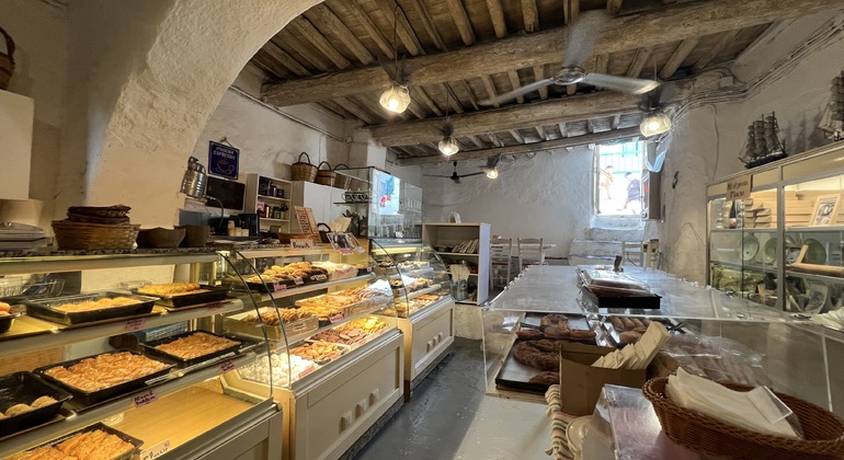 Recorrido gastronómico por la ciudad de Mykonos con un guía local