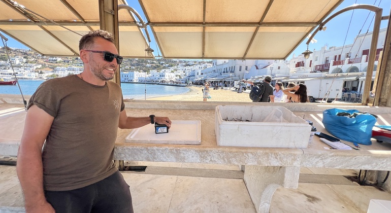 Recorrido gastronómico por la ciudad de Mykonos con un guía local