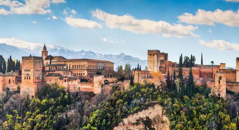Visita a Alhambra, Palácio Carlos V e Carmen Mártires