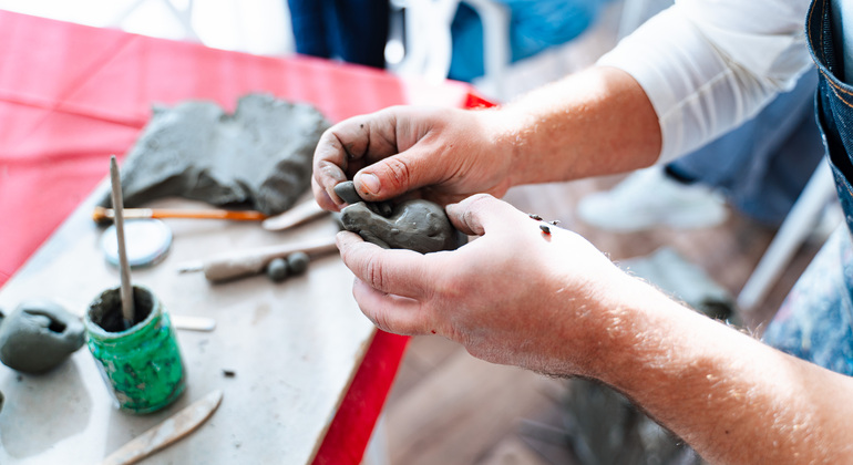 Esclusivo laboratorio di lavorazione dell'argilla a Matera