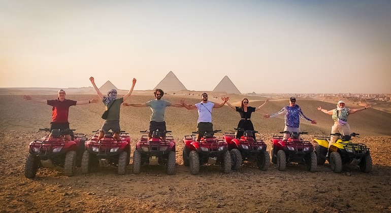 Avventura in ATV vicino all'area delle piramidi