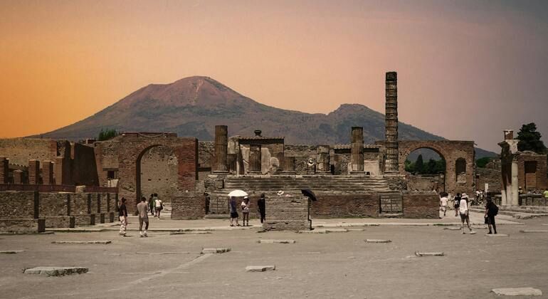 Visit Pompeii: Fast Entry & Roundtrip Bus