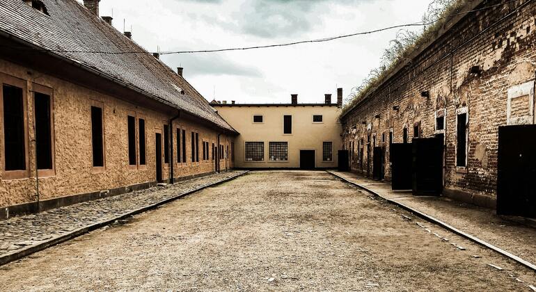De Praga: Visita ao Campo de Terezín e ao Museu do Gueto