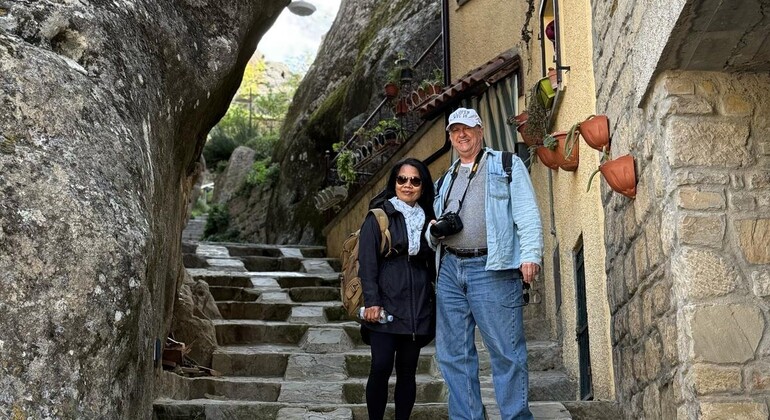 Excursión de un día a Castelmezzano: Paseo en Montaña Rusa y Vino