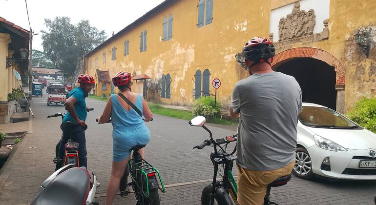 Aventura en Bicicleta Eléctrica por el Histórico Fuerte de Galle