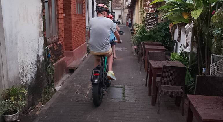 Aventura en Bicicleta Eléctrica por el Histórico Fuerte de Galle