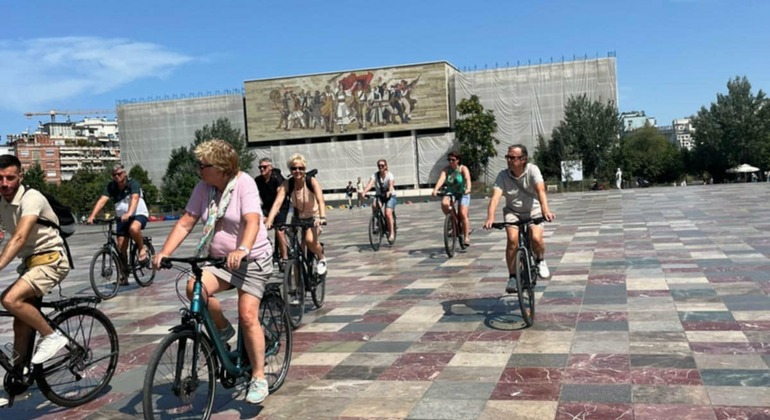 Tour en bicicleta por Tirana con guía local