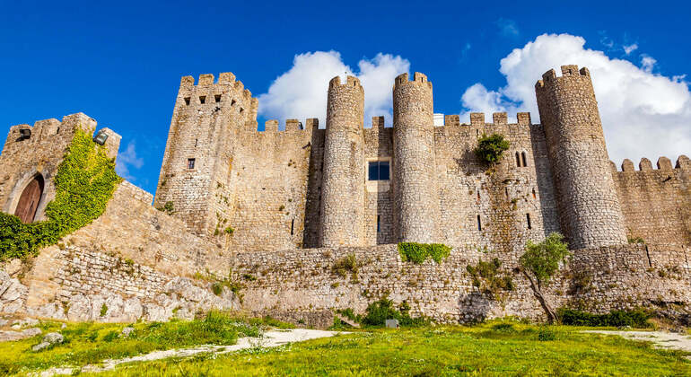 App di audioguida: Passeggiata nella città di Obidos